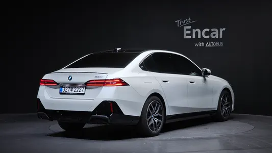 BMW 5 Series (G60) 520i 2025