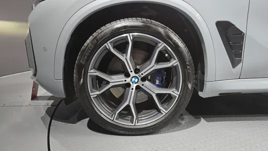 BMW X5 (G05) xDrive 40i M 2026 5