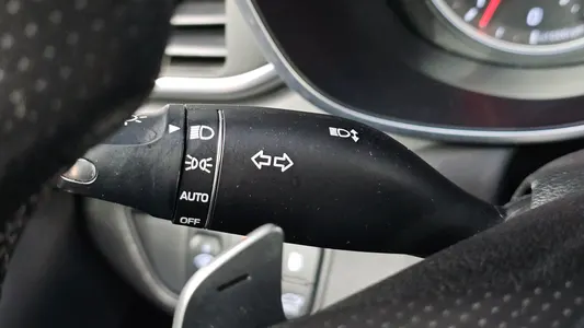 Genesis G70 2.0T AWD 2019 32