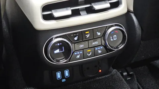 Genesis GV70 2.5T AWD 2022 16
