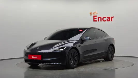Tesla 3 AWD 2025