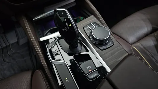 BMW 5 Series (G30) 520d xDrive 2020 8