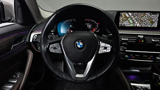BMW 5 Series (G30) 520d xDrive 2020 12