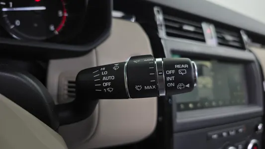 Land Rover 5 2.0 SD4 SE 2018 17