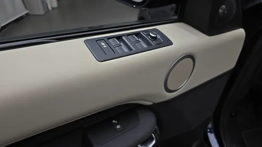 Land Rover 5 2.0 SD4 SE 2018 19
