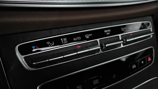 Mercedes-Benz E-Class W213 E350 4MATIC 2021 28