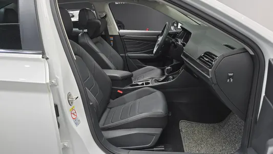 Volkswagen 7 1.5 TSI 2022 11
