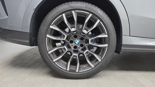 BMW X6 (G06) xDrive40i M 2025 4