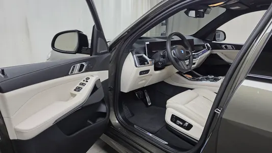 BMW X5 (G05) xDrive 40i M 2025 9