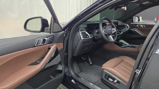 BMW X6 (G06) xDrive40i M 2025 9