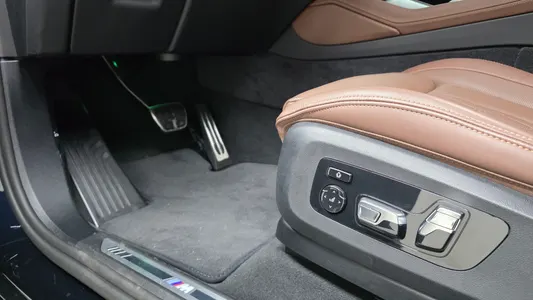 BMW X6 (G06) xDrive40i M 2025 32