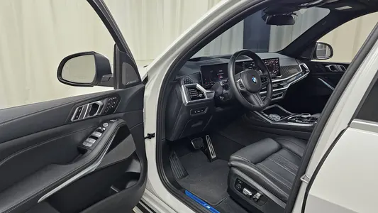 BMW X7 (G07) xDrive 40i M 6 2025 9