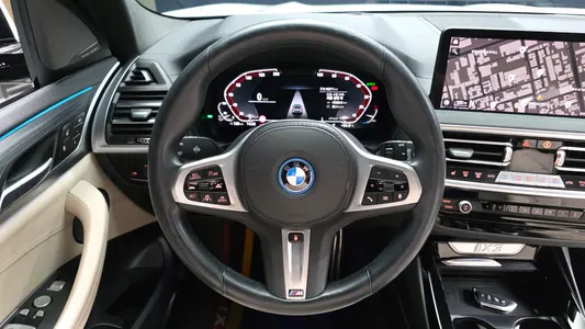 BMW iX3 M 2023 13