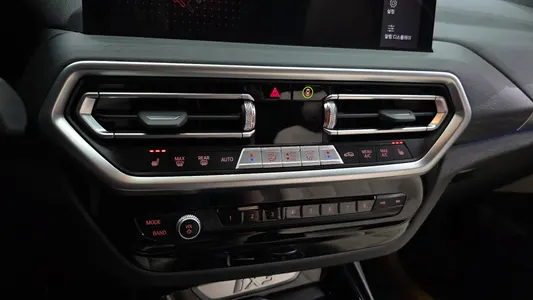 BMW iX3 M 2023 18