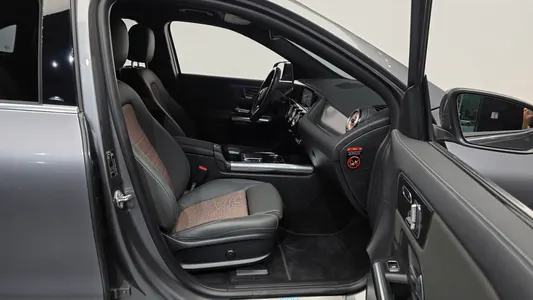 Mercedes-Benz EQA H243 EQA250 2021 11