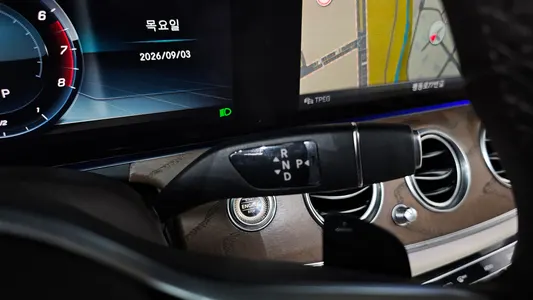 Mercedes-Benz E-Class W213 E300 4MATIC 2019 9