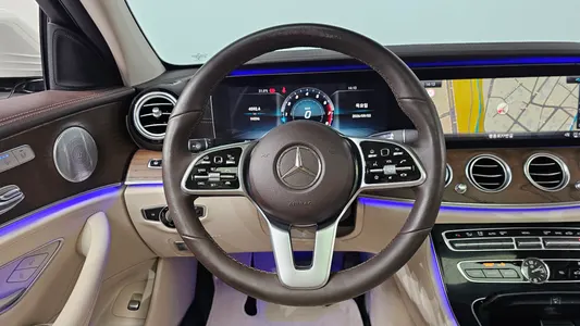 Mercedes-Benz E-Class W213 E300 4MATIC 2019 13