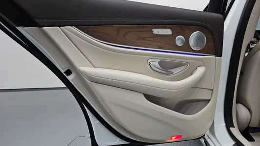 Mercedes-Benz E-Class W213 E300 4MATIC 2019 25