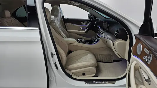 Mercedes-Benz E-Class W213 E300 4MATIC 2019 26