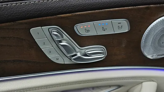 Mercedes-Benz E-Class W213 E300 4MATIC 2019 32
