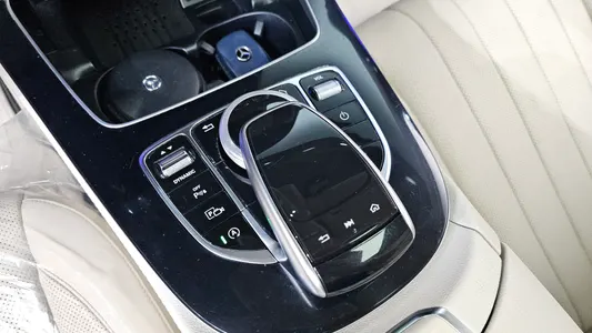 Mercedes-Benz E-Class W213 E300 4MATIC 2019 33