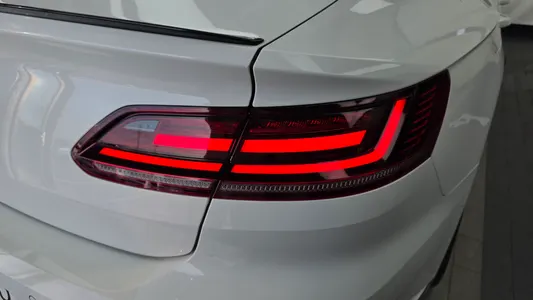 Volkswagen 아테온 2.0 TDI 2019 23