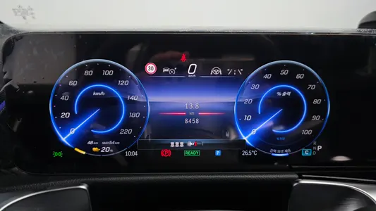 Mercedes-Benz EQB X243 EQB300 4MATIC AMG 2025 8