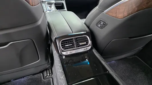 Genesis G90 5.0 AWD 2020 33