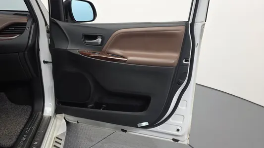 Toyota 시에나 3.5 AWD 2018 24
