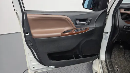 Toyota 시에나 3.5 AWD 2018 25