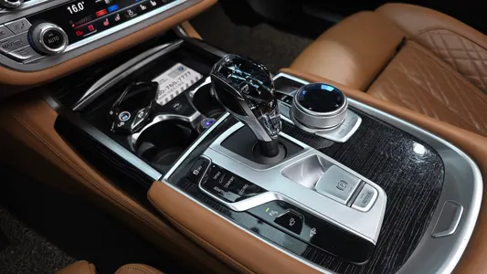 BMW 7 Series (G11) 740i M 2020 8