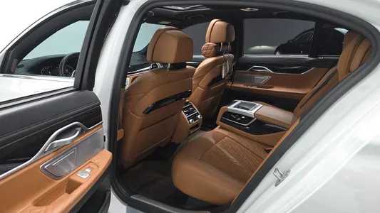 BMW 7 Series (G11) 740i M 2020 10