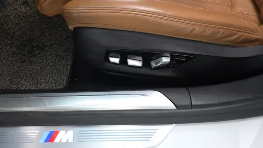 BMW 7 Series (G11) 740i M 2020 34
