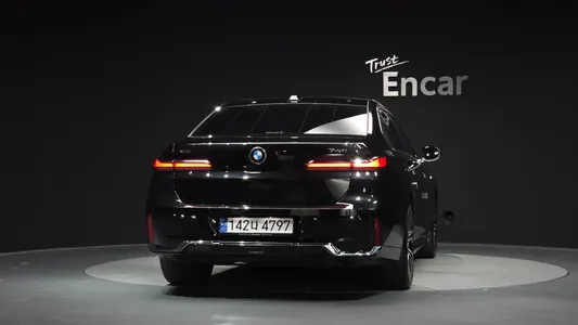 BMW 7 Series (G70) 740i xDrive M 2024 4