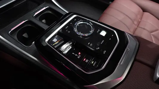 BMW 7 Series (G70) 740i xDrive M 2024 9