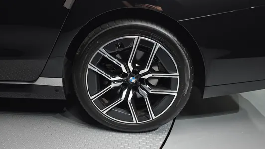 BMW 7 Series (G70) 740i xDrive M 2024 21