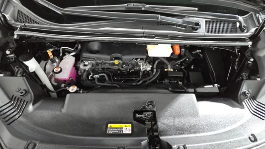 Toyota 4 2.5 HEV AWD 2025 6