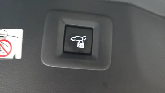 Toyota 4 2.5 HEV AWD 2025 16