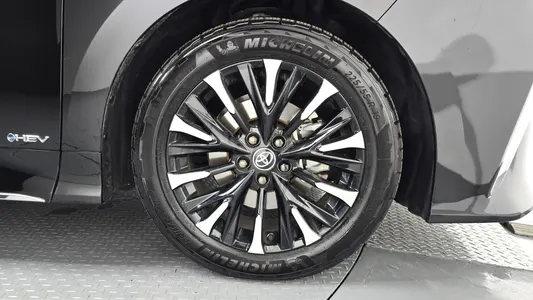 Toyota 4 2.5 HEV AWD 2025 21
