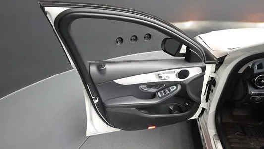 Mercedes-Benz C-Class W205 C220 d 2018 24