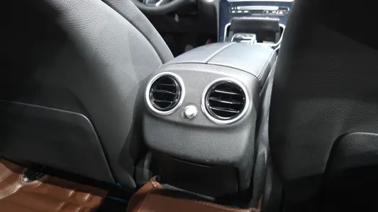 Mercedes-Benz C-Class W205 C220 d 2018 33