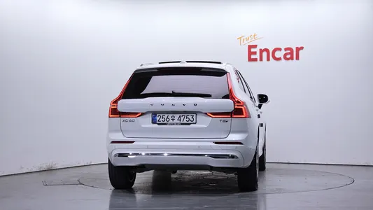 Volvo XC60 2 T8 2025 4