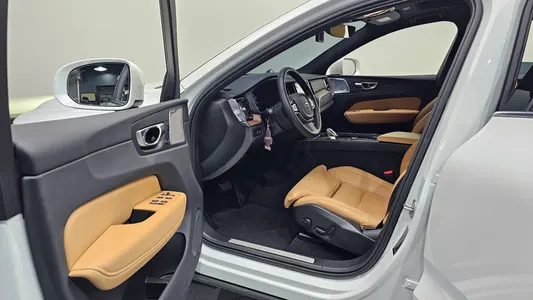 Volvo XC60 2 T8 2025 10