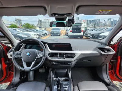 BMW 1 Series (F40) 118d 2020 11