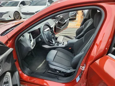 BMW 1 Series (F40) 118d 2020 12