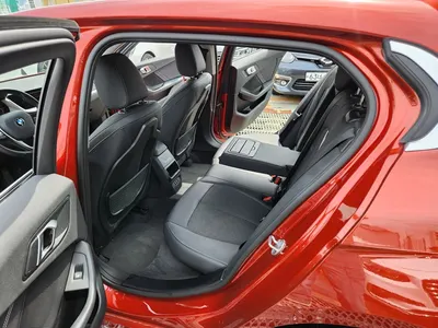 BMW 1 Series (F40) 118d 2020 14