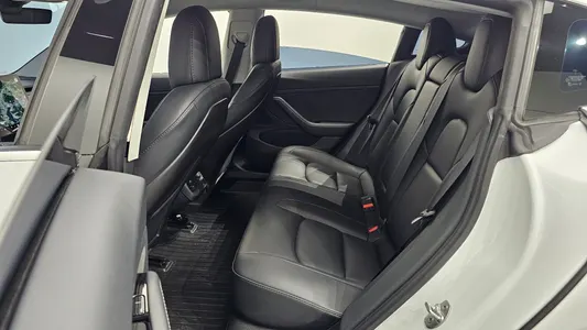 Tesla 3 AWD 2020 12