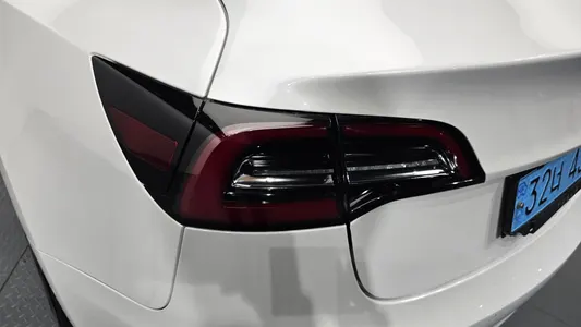 Tesla 3 AWD 2020 24