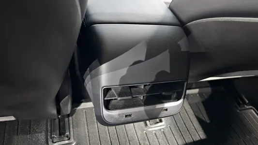 Tesla 3 AWD 2020 33