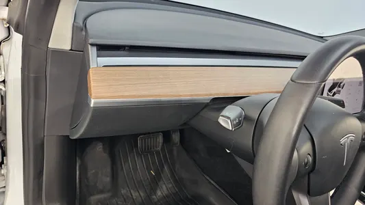 Tesla 3 AWD 2020 31